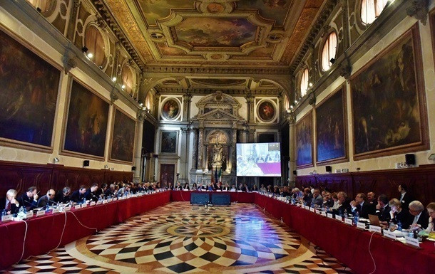 В ЕС поддержали идею передачи проекта закона об олигархах в Венецианскую комиссию