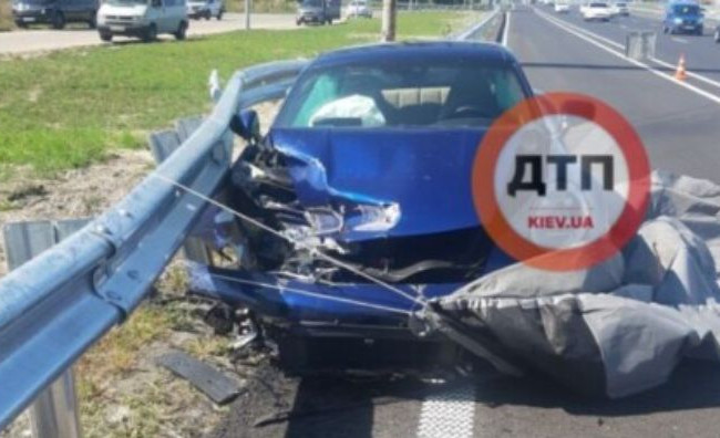 В Украине разбили новый Porsche 911, фото