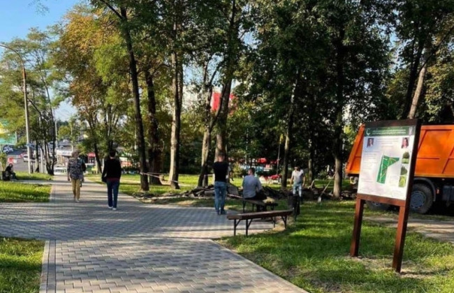 У Святошинському районі Києва відновили ремонт скверу: фото