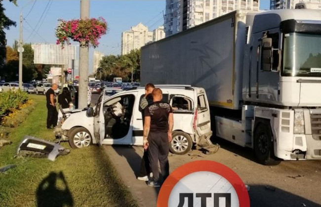 В Киеве из-за ДТП выстроилась огромная пробка