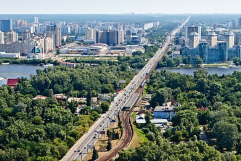 В Киеве на Броварском проспекте ограничили движение транспорта
