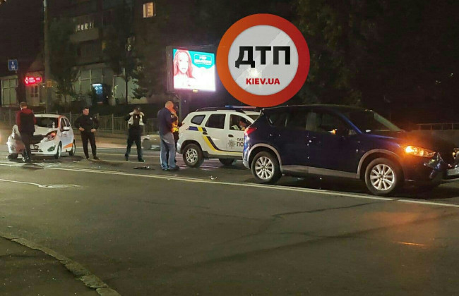 В Киеве произошло ДТП с пострадавшими: фото