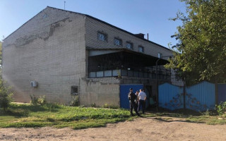 В Херсонской области мужчина угрожает взорвать дом