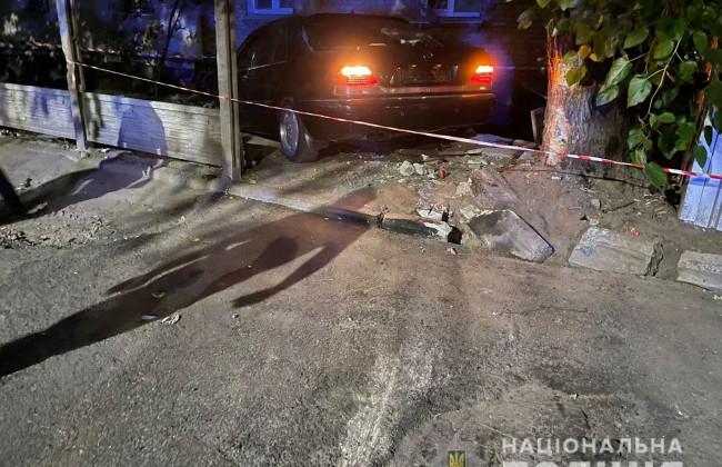 У Дніпрі авто влетіло в людей: серед постраждалих – діти