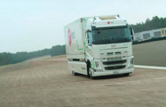 Электрический грузовик установил рекорд пробега, видео