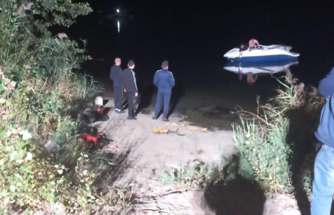 Странное ДТП под Харьковом: микроавтобус с людьми утонул в озере