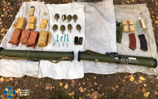 На Рівненщині знайшли тайник з боєприпасами