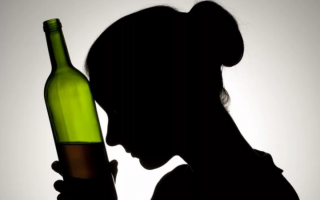 Назвали вредную привычку, которая увеличивает риск заражения COVID-19