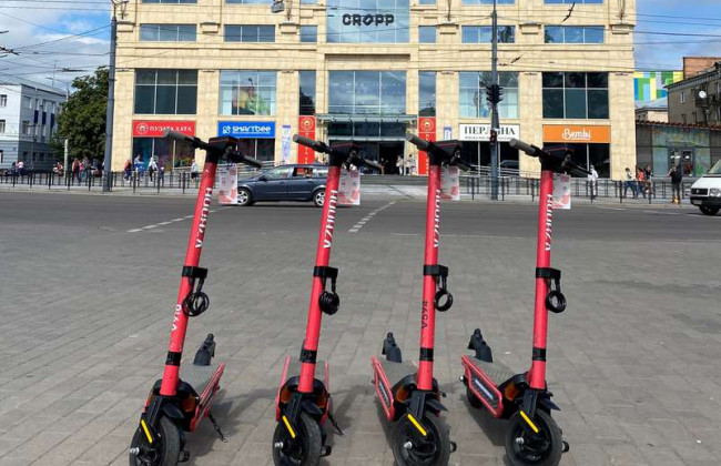 У Києві не витримав конкуренції один із операторів прокату електросамокатів