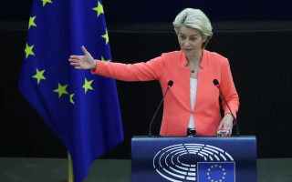 Глава ЕС предостерегает от «пандемии непривитых»