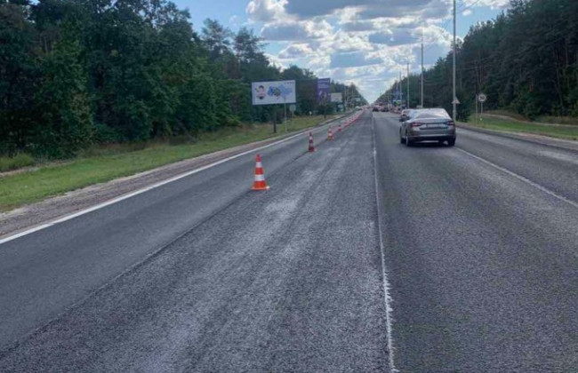 Триває ремонт траси Київ — Обухів, фото