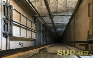 Мать с детьми чудом спаслись: в одесской многоэтажке рухнул лифт, видео