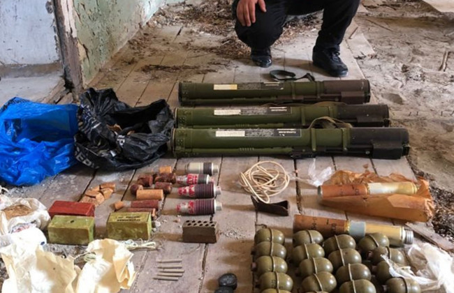 На Закарпатті знайшли схрон з арсеналом вибухівки