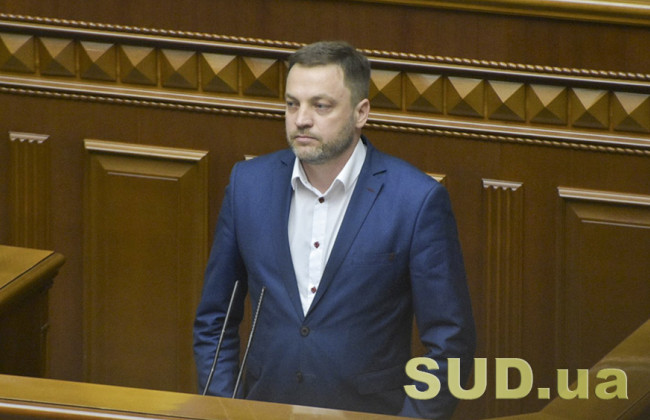 Денис Монастырский предложил увеличить стоимость услуги по регистрации авто