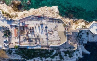 В Испании туристка из Украины сорвалась со скалы в море, когда делала селфи – СМИ