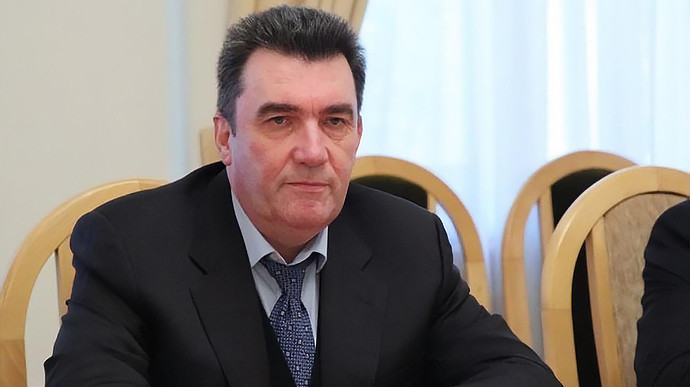 Данилов пригрозил санкциями за участие в выборах в Крыму и ОРДЛО, организованных РФ