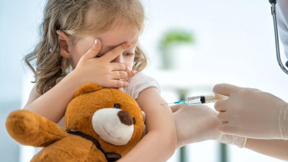 Маленьких детей начнут массово вакцинировать: Pfizer назвал даты