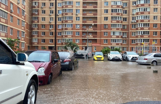 Одессу затопило после мощного ливня: кадры последствий