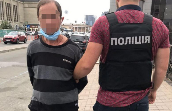 У Києві педофіл напав на дівчинку в шкільному туалеті