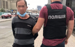 У Києві педофіл напав на дівчинку в шкільному туалеті