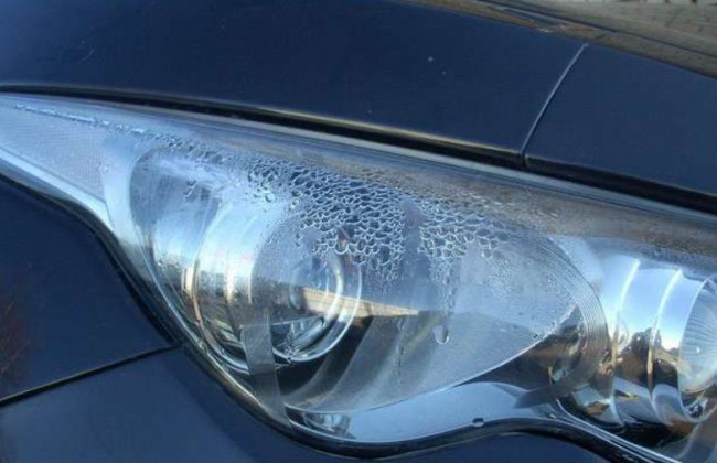 Водителям объяснили, почему потеют фары в автомобиле
