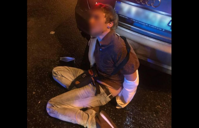 Под Киевом пьяный мужчина стрелял в полицейских, видео