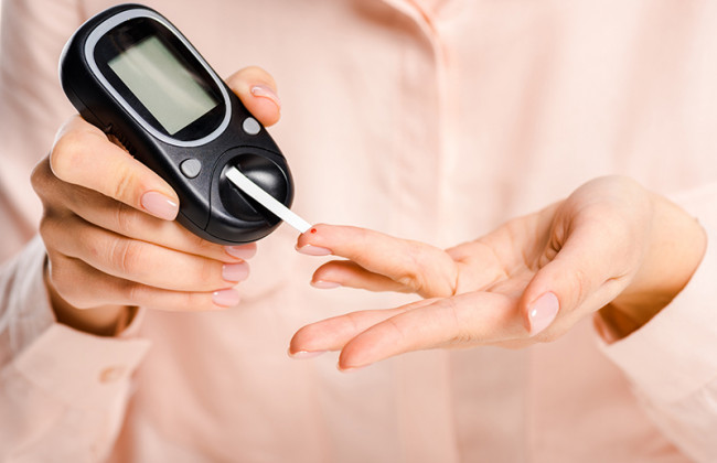 Врачи объяснили, как уровень сахара в крови влияет на тяжесть COVID-19