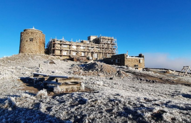 В Карпатах ударил мороз: все покрылось инеем, фото