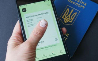 Кабмин предлагает ввести уголовную ответственность за фальшивые документы о вакцинации
