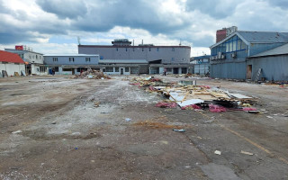 В Киеве на Лесном массиве полностью «зачистили» рынок «Юность»: фото