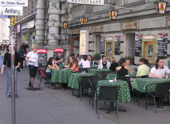 Вена ужесточит коронавирусные ограничения