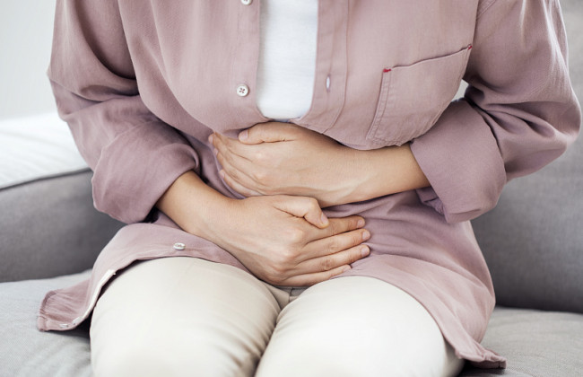 Врач назвал два характерных симптома штамма «Дельта»