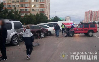 Взяв авто у мами: в Одеській області підліток протаранив 6 припаркованих автомобілів