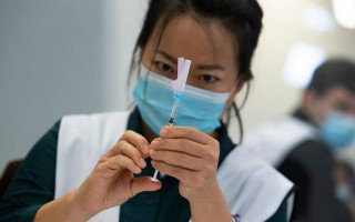 Хотел увидеться с бабушкой: в Голландии 12-летний мальчик обратился в суд, чтобы вакцинироваться от COVID