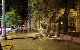 В Одессе со здания библиотеки университета рухнула часть фасада
