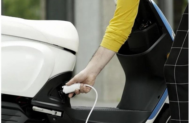 Как зарядить электроскутер за 90 секунд: есть способ