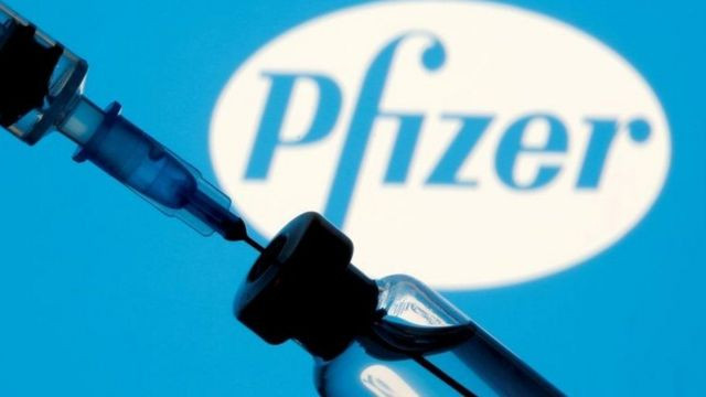 В США одобрили применение бустерных доз вакцины Pfizer для некоторых групп населения