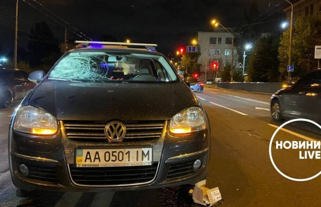 Попыталась перебежать шестиполосную дорогу: в Киеве женщина спровоцировала ДТП