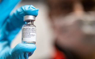 В США одобрили применение третьей дозы вакцины Pfizer для некоторых групп населения