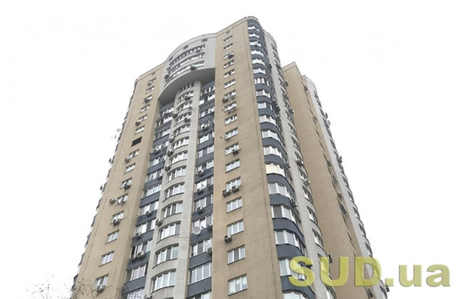 На Черкащині школярка вистрибнула з восьмого поверху квартири