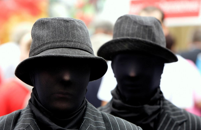 Давали хабар нотаріусу: в Києві рейдери намагались захопити компанію