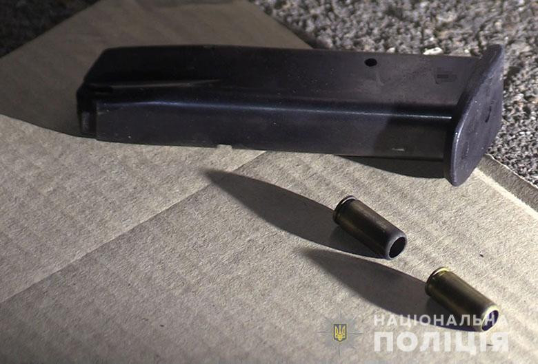 В Киеве мужчина закончил спор с прохожим выстрелом в грудь