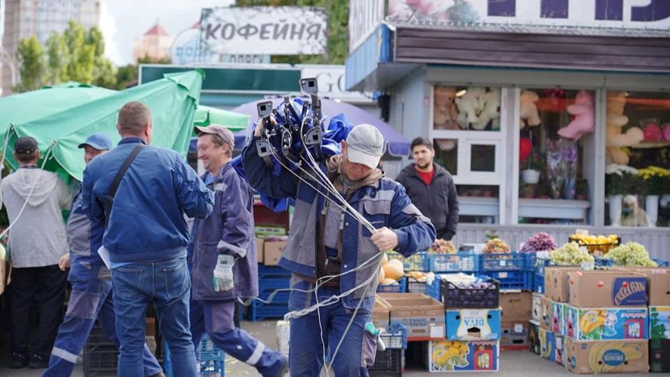 На київській Оболоні знесли два стихійні ринки