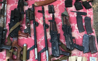 Організація теракту та контрабанда товарів військового призначення: підозрюють 9 членів НЗФ