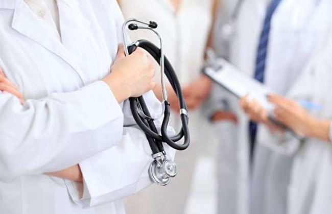 Кабмін додатково виділив понад 200 млн грн на оплату медикам, які протидіють коронавірусу