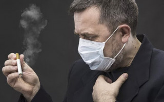 Курильщики чаще умирают от коронавируса: чем может обернуться плохая привычка