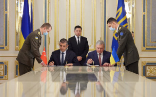 Україна та Туреччина підписали Меморандум щодо будівництва навчально-випробувального центру з експлуатації безпілотників