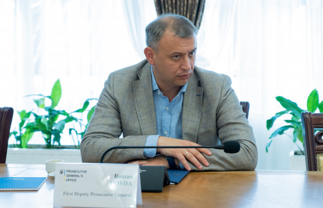 В Офисе Генпрокурора решили бороться с коррупцией и назначили ответственных