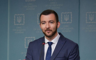 Это инициатива Арахамии: в Офисе президента прокомментировали запуск отставки Разумкова