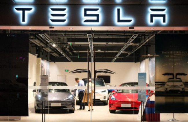 Tesla подает в суд на своего клиента за негативный пост в соцсети